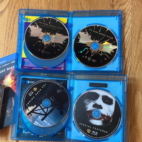 The Dark Knight Blu-Ray DVD Set of 2 - Picture 3 of 4